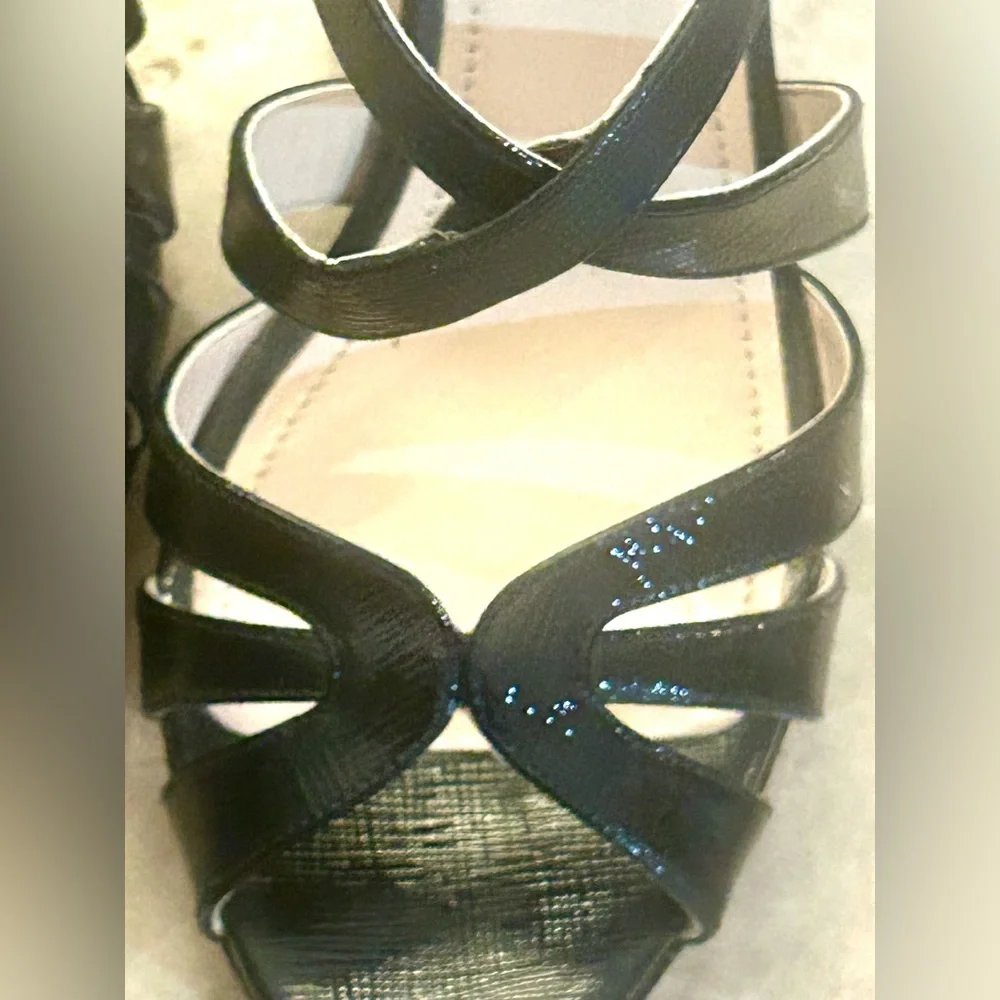 Prada  ⭐️Black Strappy Patent leather Heels 7.5 - Picture 6 of 16
